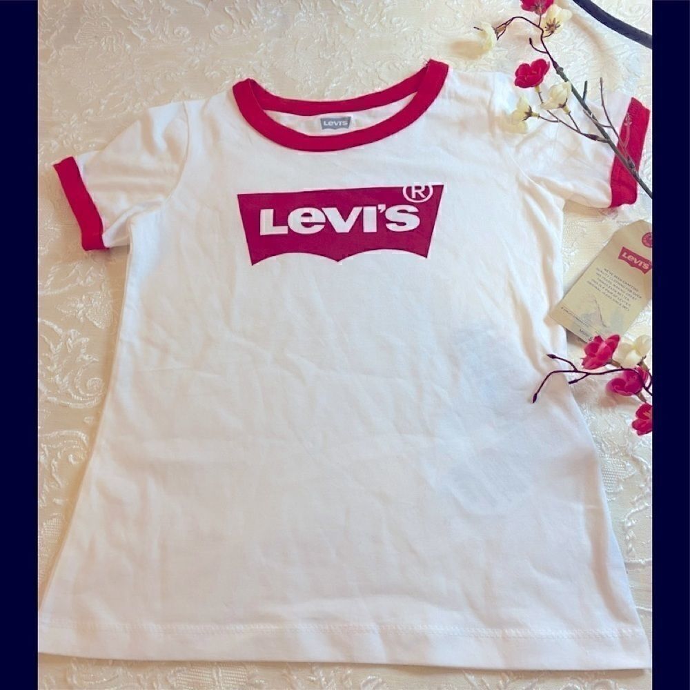 💥Levi’s Graphic T-Shirt Short Sleeve Size : M